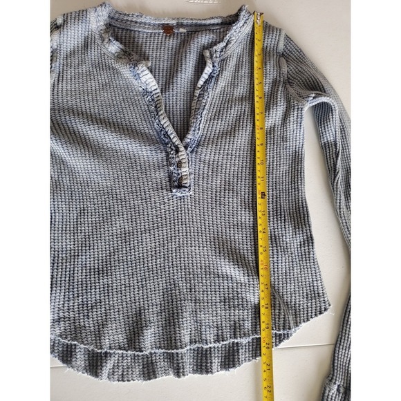 Free People FP One Colt Thermal Top Blue Waffle Knit Henley Medium Distressed - Picture 11 of 13